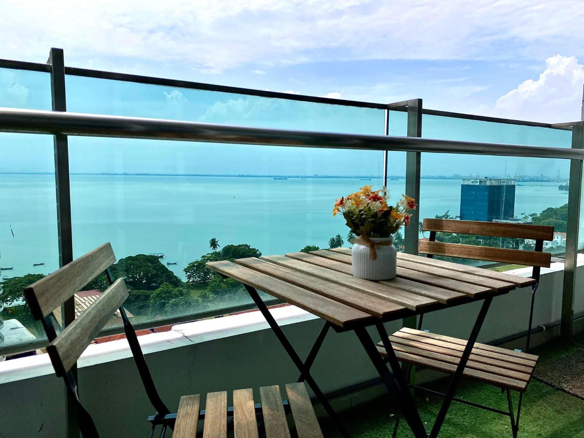 Mansion One Suite By Staycation Homestay จอร์จทาวน์ ภายนอก รูปภาพ