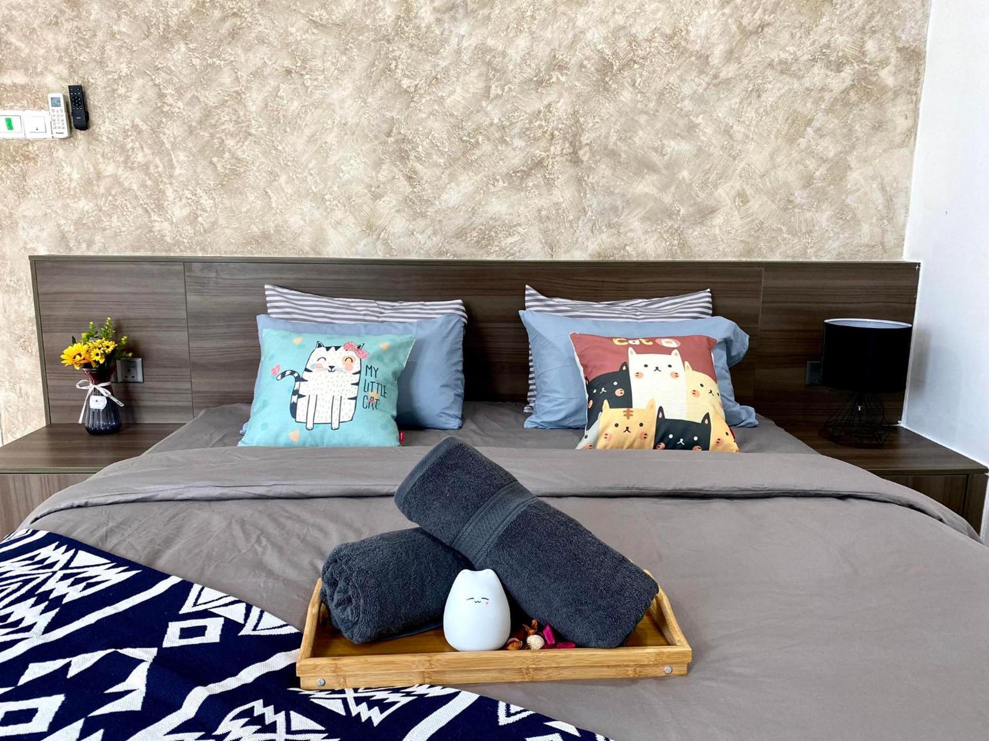 Mansion One Suite By Staycation Homestay จอร์จทาวน์ ภายนอก รูปภาพ
